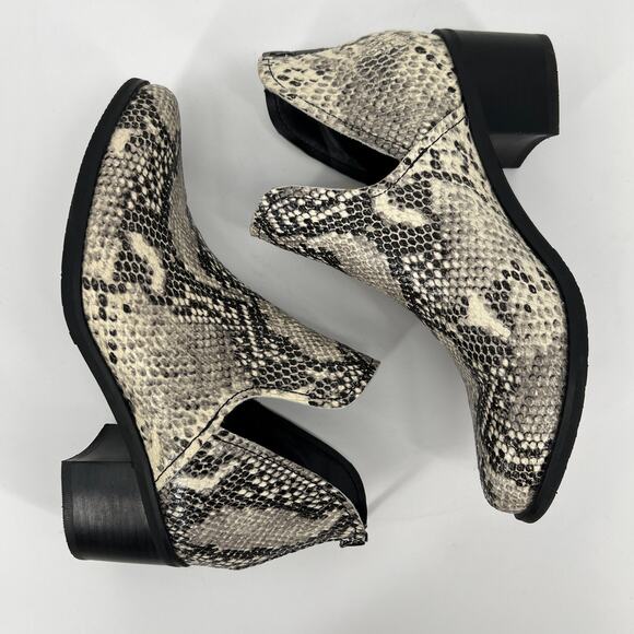 Blondo Eliza Bootie Womens 8.5M Snakeskin Print Leather Black Cream Waterproof - Picture 4 of 9